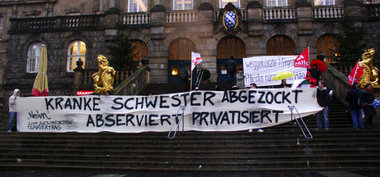 Proteste von Kasseler Klinikmitarbeitern gegen Privatisierungen Proteste von Kasseler Klinikmitarbeitern gegen Privatisierungen
