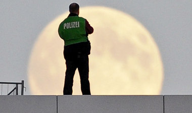 Den Mond verhaften &ndash; auch so ein Thema