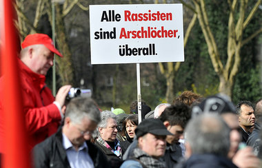 Demo in Duisburg gegen NPD und &raquo;Pro NRW&laquo; (28. M&auml...
