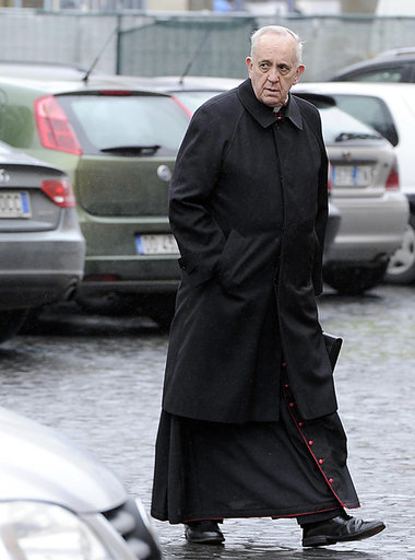 Gang zum Heiligen Stuhl: Bergoglio am 7. März in Rom Gang zum Heiligen Stuhl: Bergoglio am 7. März in Rom