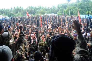 MNLF-Anh&auml;nger auf der s&uuml;dphilippinischen Insel Jolo (3...