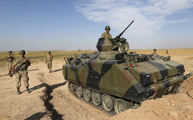 Türkisches Militär bezieht am 4.10.2012 nahe Akcakale ... Türkisches Militär bezieht am 4.10.2012 nahe Akcakale ...