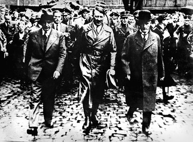 An der Spitze der faschistischen Bewegung: Gustav Krupp von Bohl... An der Spitze der faschistischen Bewegung: Gustav Krupp von Bohl...