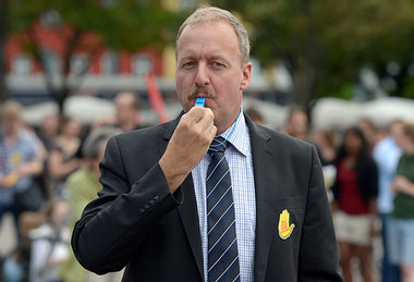 Pfeifen gegen rechts: Der Thüringer Innenminister Jörg... Pfeifen gegen rechts: Der Thüringer Innenminister Jörg...