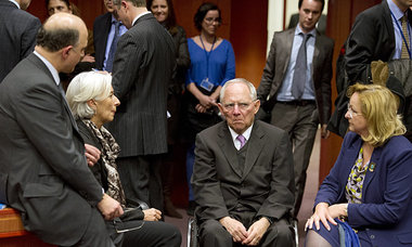 Wer bestimmt? Finanzminister Schäuble mit seinem franzö... Wer bestimmt? Finanzminister Schäuble mit seinem franzö...