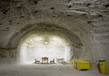 Sitzgruppe im Erkundungsbergwerk Gorleben. Der Betriebsrat bangt...