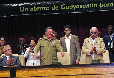 Raul Castro bei der Präsentation des Buches »Cien horas con Fide... Raul Castro bei der Präsentation des Buches »Cien horas con Fide...