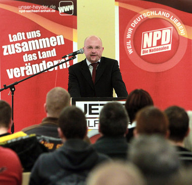 NPD-Spitzenkandidat Matthias Heyder im Landtagswahlkampf 2011 NPD-Spitzenkandidat Matthias Heyder im Landtagswahlkampf 2011