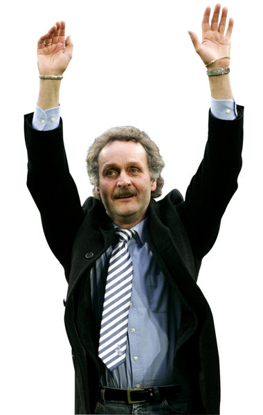 »Ja, ich war tot« Neururer 2009 in Duisburg »Ja, ich war tot« Neururer 2009 in Duisburg
