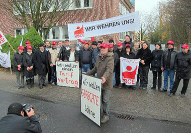 Am Freitag beschlossen die IG-BCE-Mitglieder bei Neupack, den St... Am Freitag beschlossen die IG-BCE-Mitglieder bei Neupack, den St...