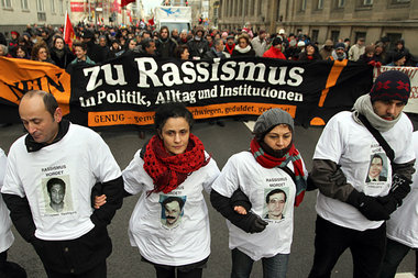 Für Solidarität mit den Opfern des NSU gingen am 10.12... Für Solidarität mit den Opfern des NSU gingen am 10.12...