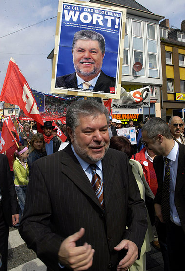 Unrasiert in Aktion: Kurt Beck Unrasiert in Aktion: Kurt Beck