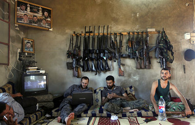 Dafür gibt’s Publizistikpreise: Kämpfer der Freien Syrischen Arm...