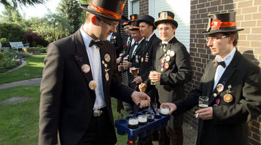 Freibier beim Sch&uuml;tzenfest in Wildeshausen: &raquo;Wo Saufe...