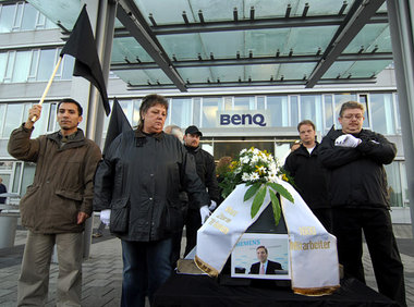 Im Oktober trugen BenQ-Mitarbeiter in Kamp-Lintfort ihre Arbeits...