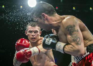 Vor schlingernden Fäusten wird gewarnt: Martínez (l.... Vor schlingernden Fäusten wird gewarnt: Martínez (l....