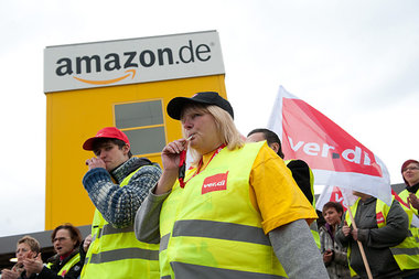 Amazon-Besch&auml;ftigte demonstrieren in Bad Hersfeld f&uuml;r ...