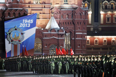 Russische Truppen proben auf dem Roten Platz