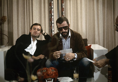 Ein eigenes Bild machen: Horst K&ouml;nigstein h&ouml;rt zu, was...