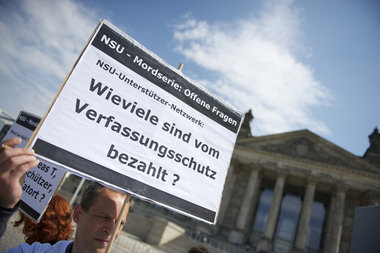 So viele, da&szlig; es reicht. Demonstration vor dem Reichstag i...
