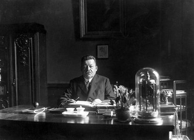 Reichspr&auml;sident Friedrich Ebert wollte sich 1919 den neuen ...