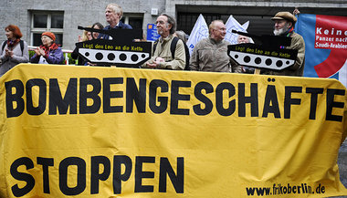 Proteste gegen den R&uuml;stungskonzern Rheinmetall am 14. Mai i...