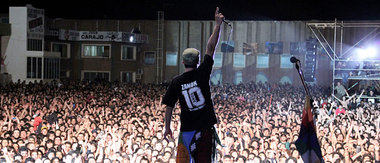 Der Musiker Manu Chao bei einem Solidaritätskonzert in der ... Der Musiker Manu Chao bei einem Solidaritätskonzert in der ...
