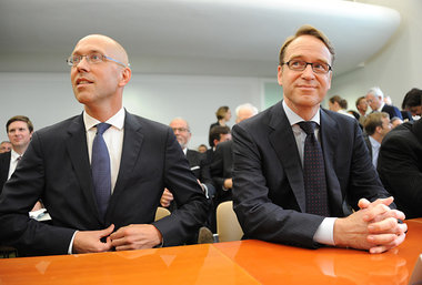 Kontrahenten: EZB-Direktor J&ouml;rg Asmussen (links) und Bundes...