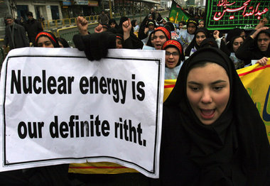 Recht auf Kernenergie, gegen Atomwaffen – Demonstration in Teher... Recht auf Kernenergie, gegen Atomwaffen – Demonstration in Teher...