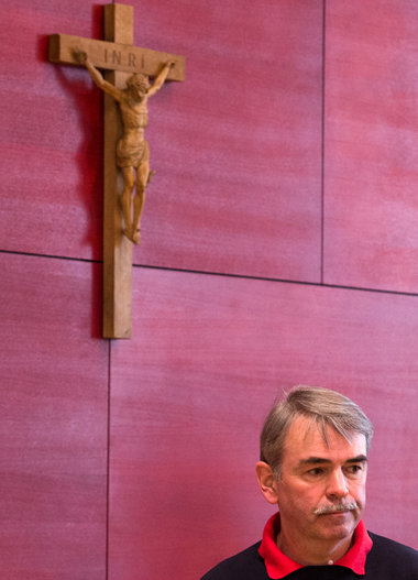 Soviel Freiheit hatte er lange nicht: Ohne Hand- und Fu&szlig;fe...