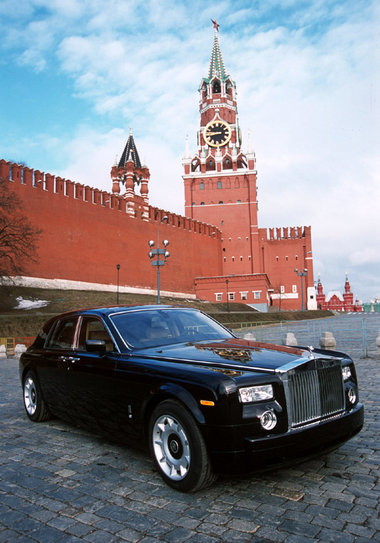 Rolls Royce auf dem Roten Platz: Moskaus Oberschicht liebt es be... Rolls Royce auf dem Roten Platz: Moskaus Oberschicht liebt es be...