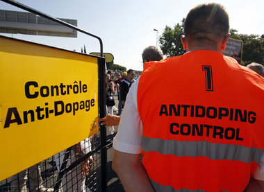 Wir geben nichts, wir wollen nichts: Doping-Kontrolle bei der To... Wir geben nichts, wir wollen nichts: Doping-Kontrolle bei der To...