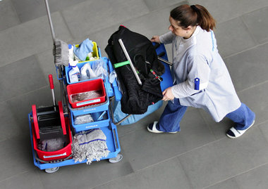 Die vielfach – zum Beispiel im Reinigungsgewerbe – gezahlten Arm... Die vielfach – zum Beispiel im Reinigungsgewerbe – gezahlten Arm...