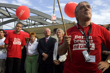 Gemeinsamer Wahlkampf im August 2006: Klaus Lederer, Petra Pau, ... Gemeinsamer Wahlkampf im August 2006: Klaus Lederer, Petra Pau, ...