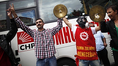 Geringe Resonanz: Der Generalstreik türkischer Gewerkschaft... Geringe Resonanz: Der Generalstreik türkischer Gewerkschaft...