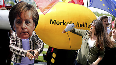 Gewerkschaftsvertreter aus ganz Europa fordern von der Politik m... Gewerkschaftsvertreter aus ganz Europa fordern von der Politik m...
