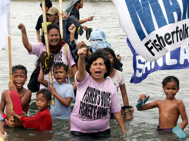 Viele Fischer, hier bei Protesten gegen den ASEAN-Gipfel in Cebu... Viele Fischer, hier bei Protesten gegen den ASEAN-Gipfel in Cebu...