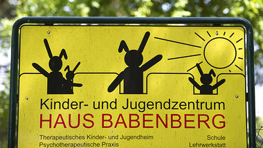Häs-chen, hüpf! Piktogramme in Jessern Häs-chen, hüpf! Piktogramme in Jessern