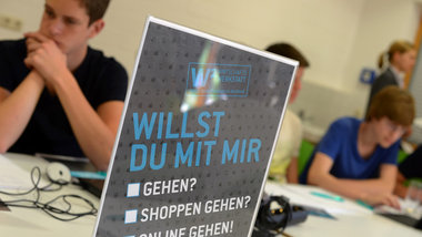 Konsumrausch auf Pump: Die Schufa betreibt die Zurichtung von Sc...