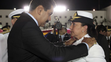 Nicolas Maduro und Verteidigungsministerin Carmen Melendez am Mo...
