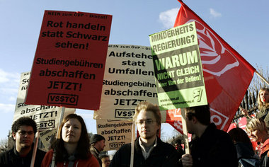 Vor dem österreichischen Präsidentensitz am Donnerstag Vor dem österreichischen Präsidentensitz am Donnerstag