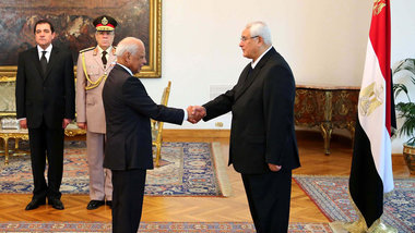 Vor den Augen von Armeechef Al-Sisi vereidigt &Auml;gyptens &Uum...