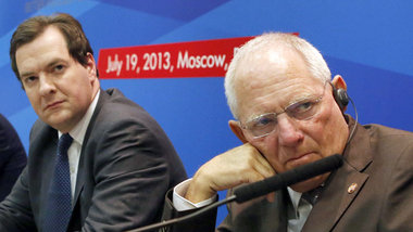 Schaut nicht am&uuml;siert: Bundesfinanzminister Wolfgang Sch&au...