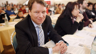 Wollte ein Cleverle sein und kassierte Staatsknete in Millionenh... Wollte ein Cleverle sein und kassierte Staatsknete in Millionenh...