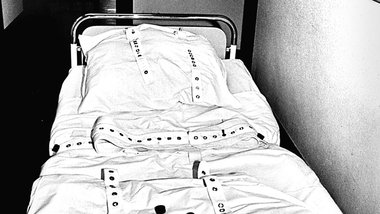Die Fixierung von Patienten in psychiatrischen Einrichtungen gil... Die Fixierung von Patienten in psychiatrischen Einrichtungen gil...
