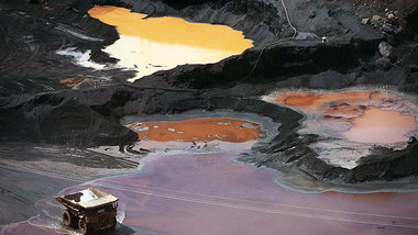 Mondlandschaft: Vale-Eisenerztagebau &raquo;Ferro Carajas&laquo;...