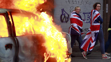 Feuer und Flamme f&uuml;r Gro&szlig;britannien: Pro-britische Lo...