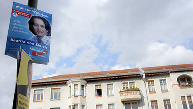 Beatrix von Storch mag den Euro nicht, will aber ihre Euros beha...