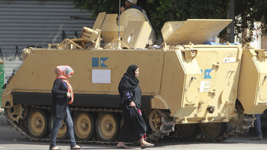 Kairo, nahe dem Tahrir-Platz &ndash; die Armee ist &uuml;berall ...