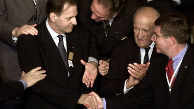 Kungelei im IOC im Jahre 2001: Per »Crowdfunding« en... Kungelei im IOC im Jahre 2001: Per »Crowdfunding« en...